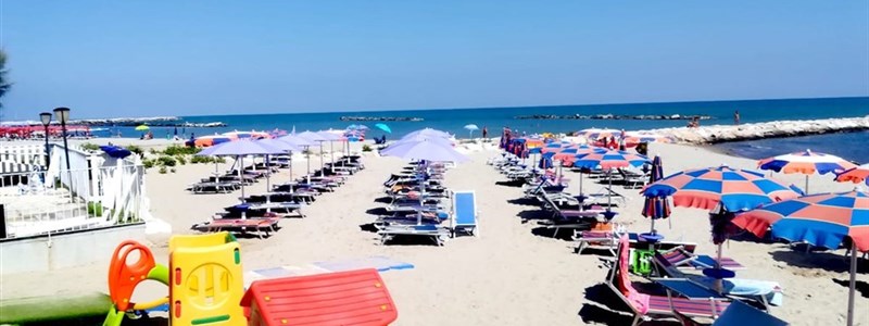 4707_spiagga_martinsicuro_agenziapetra_71