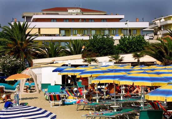 RESIDENCE EL CHICO*** - Palmová riviéra - Alba Adriatica