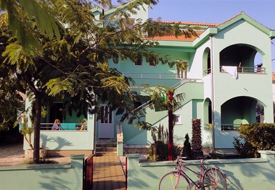PRIVÁTNÍ APARTMÁNY VODICE S POLOPENZÍ - Severní Dalmácie - Vodice