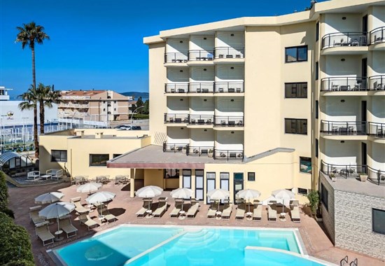 HOTEL RINA - 