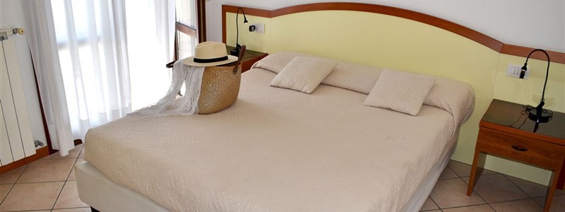 appartamento-con-camera-da-letto-con-terrazza-jesolo-1478186657