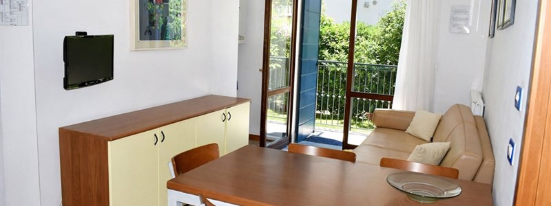 soggiorno-appartamento-con-giardino-jesolo-636240740