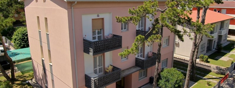 Esterno3